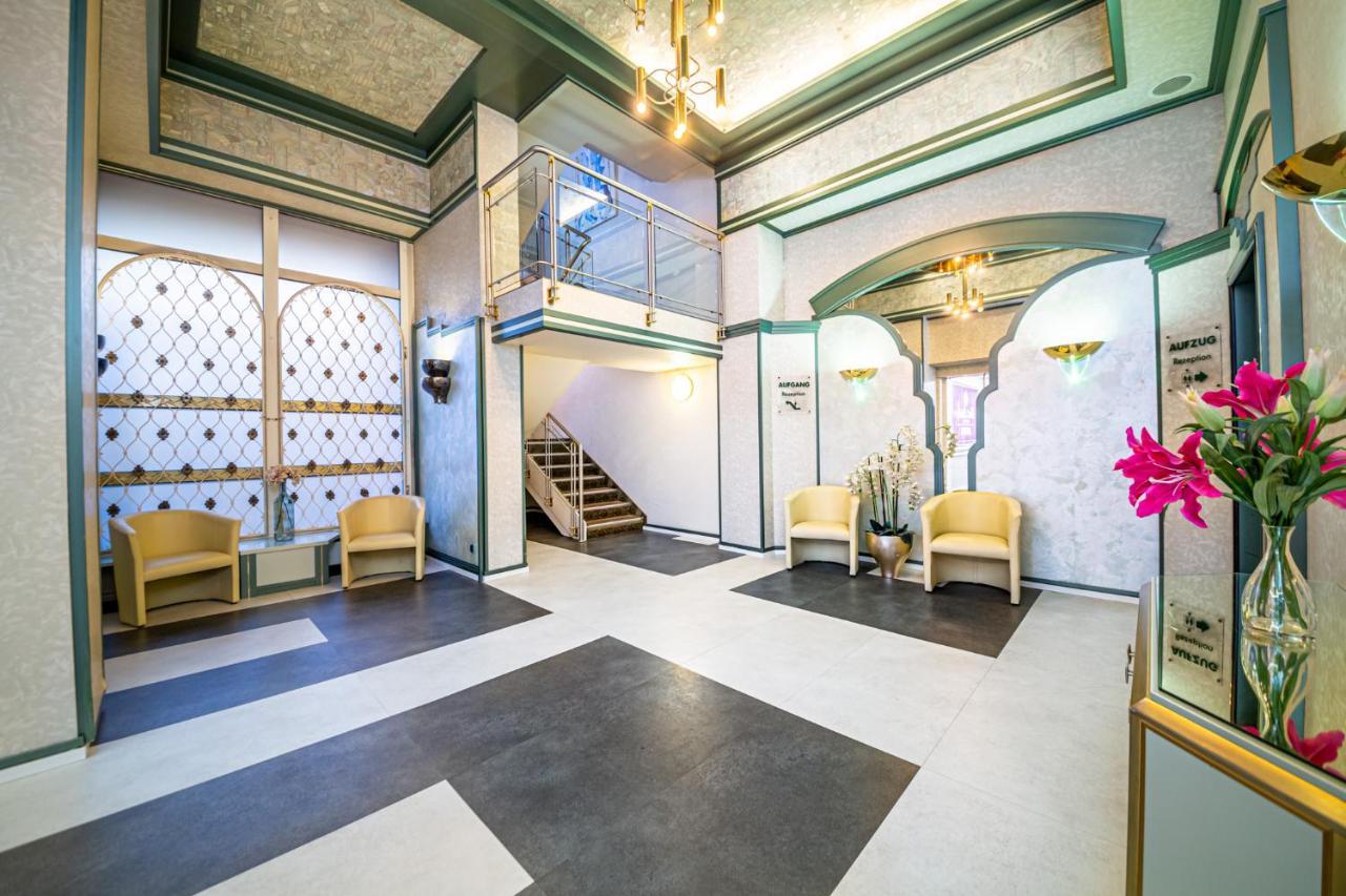 Arotel Living 3*